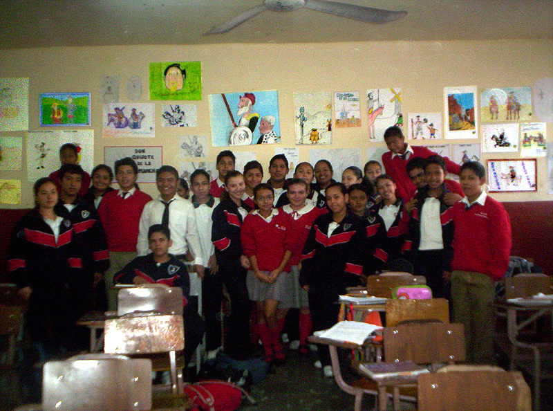 Gracias por publicar esta fotografia de la escuela secundaria Fray Servando Teresa de Mier en Monterrey, Nuevo Len, Mxico sobre el tema "Don Quijote y los valores universales"-Enviado por Haruko Hinako